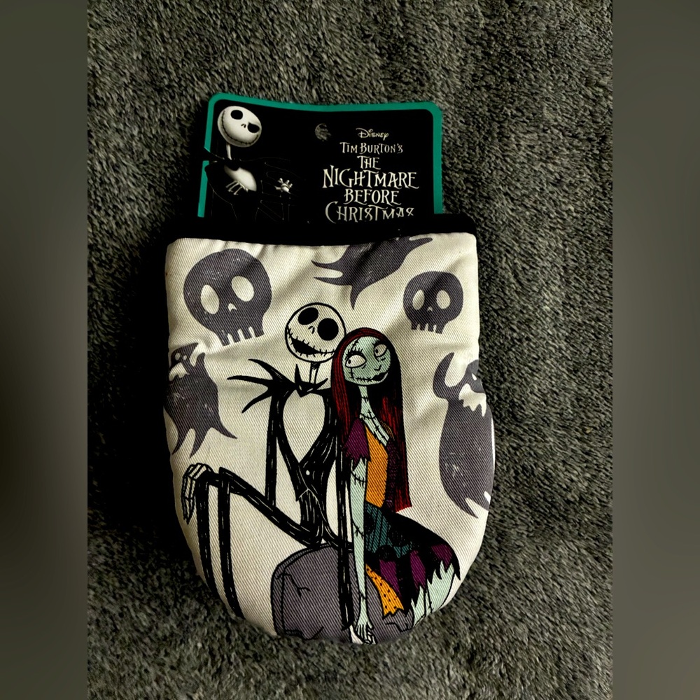 The Nightmare Before Christmas Jack & Sally Oven Mit